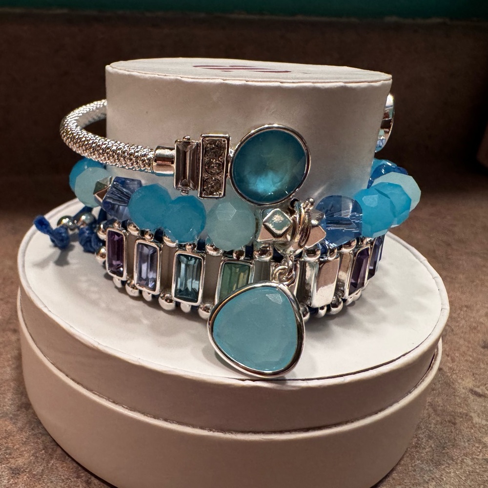 (3) bracelets - Picture 3 of 4